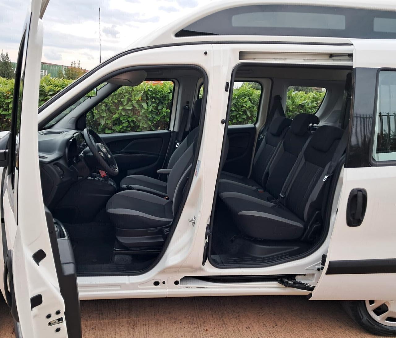Fiat Doblo EURO 6 TETTO ALTO TRASPORTO DISABILI