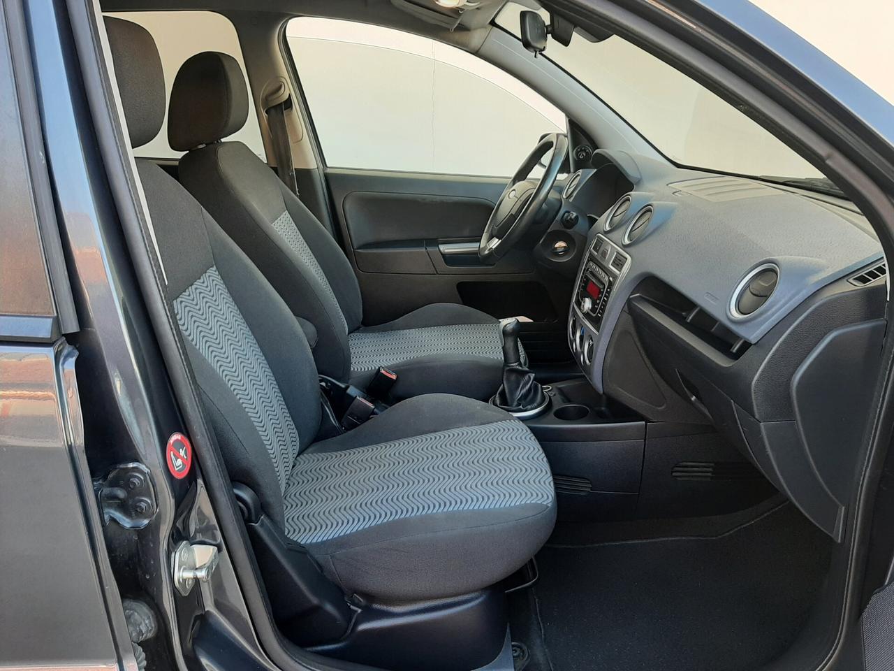 Ford Fusion 1.4 16V 5p. Titanium