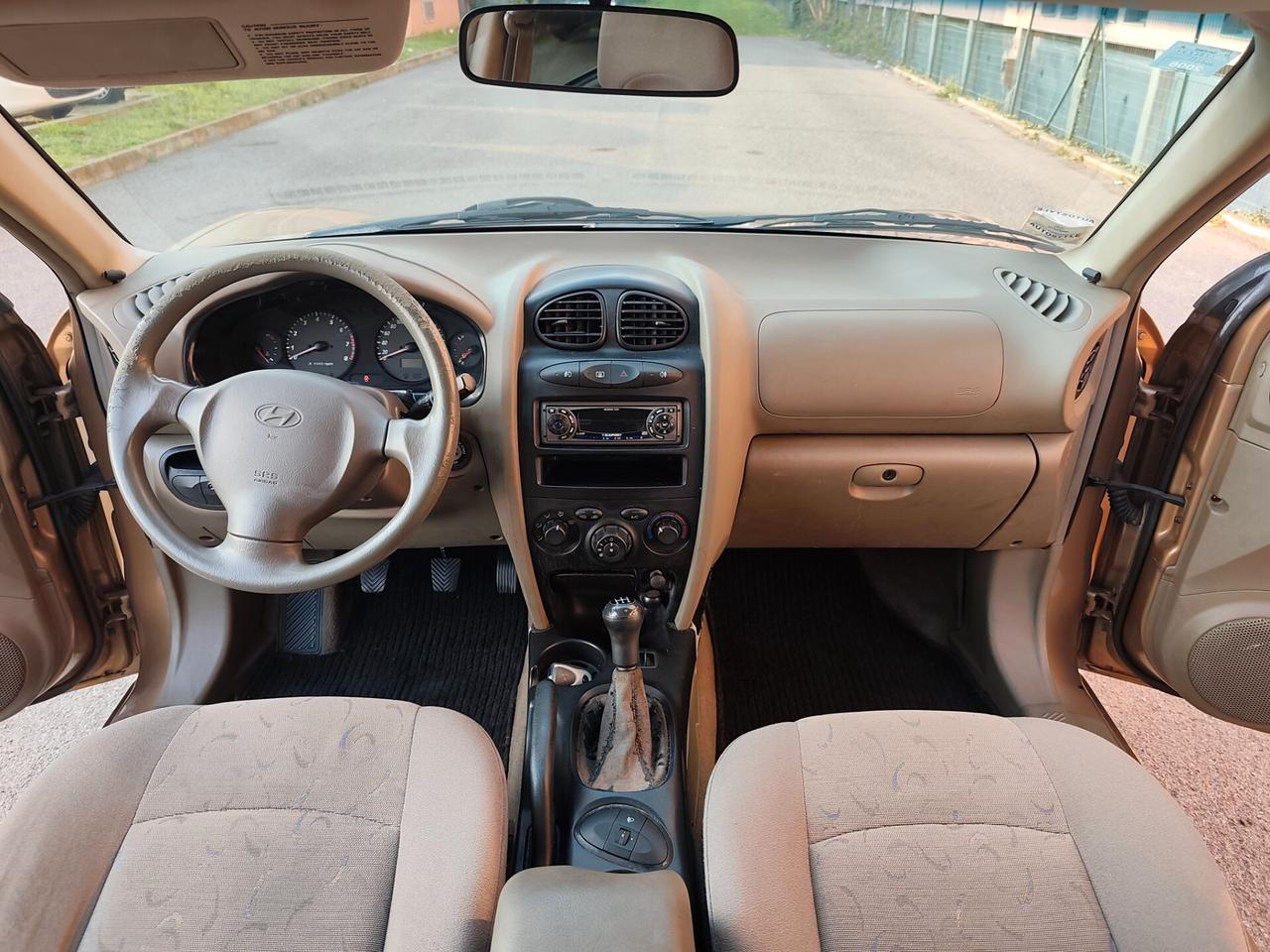 Hyundai Santa Fe 2.4i 4WD GL Plus