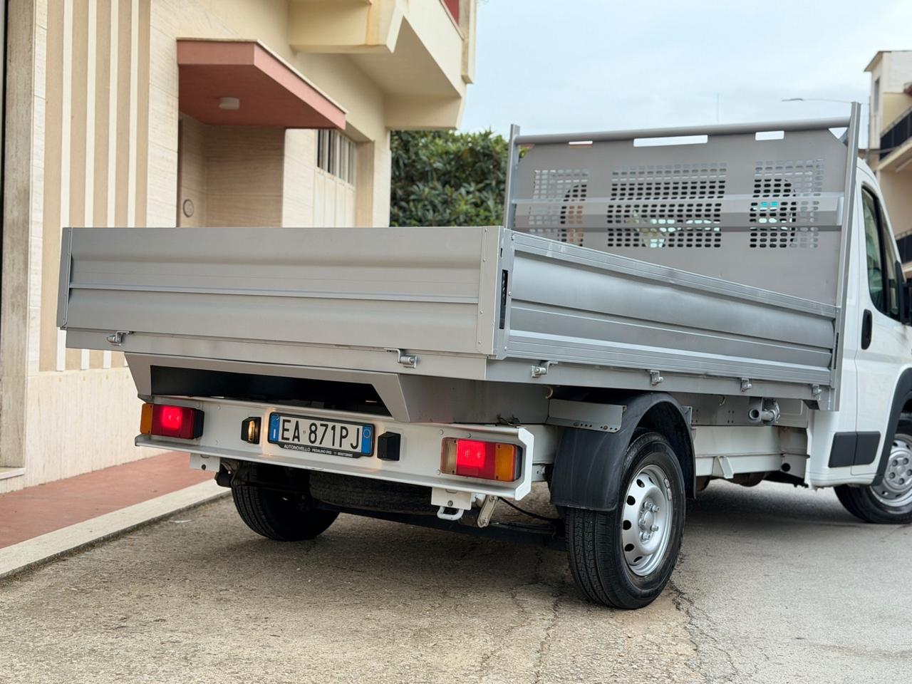 Fiat Ducato 33 2.3 MJT CASSONATO