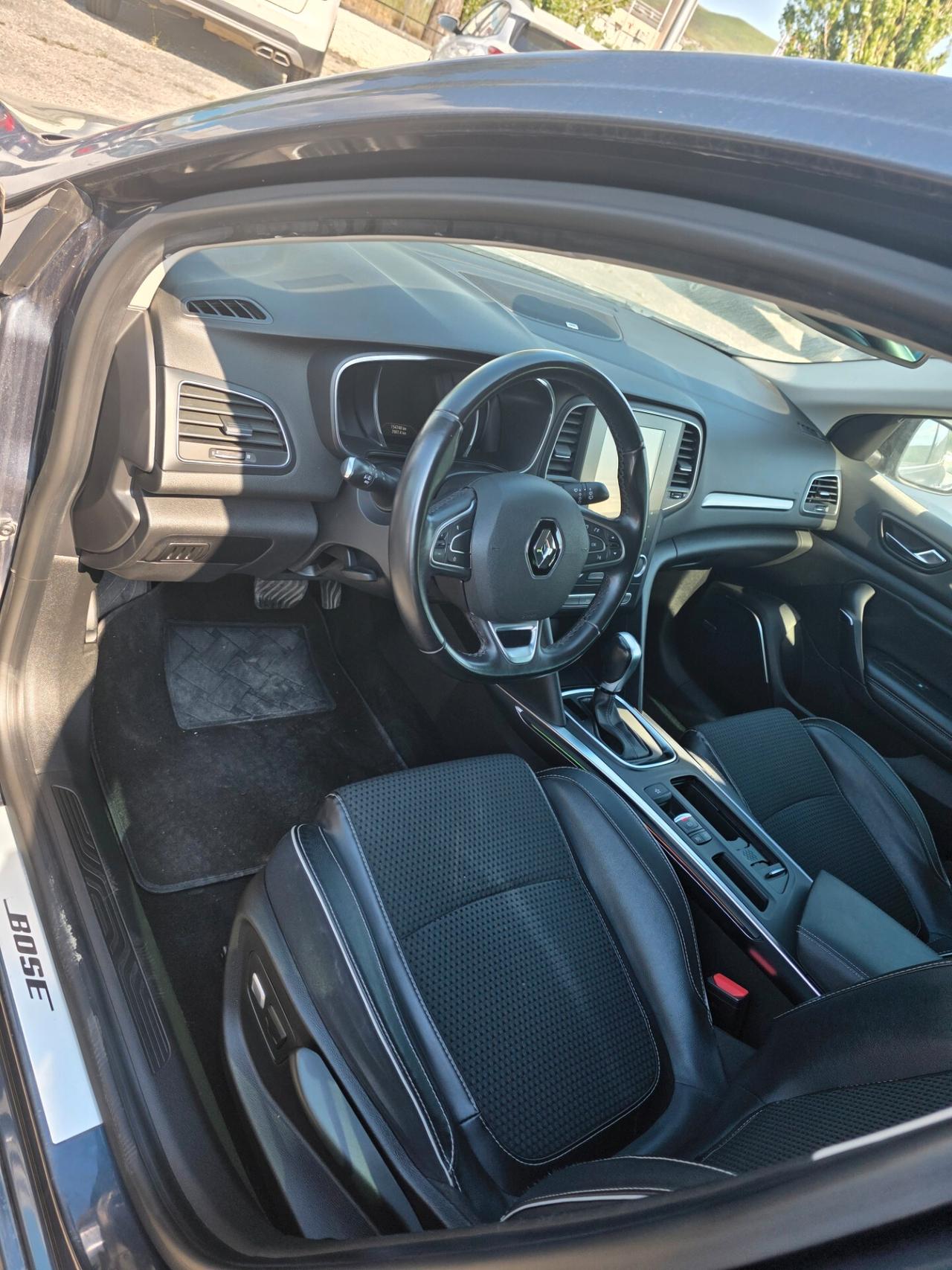 Renault Megane Mégane dCi 8V 110 CV EDC Energy Bose