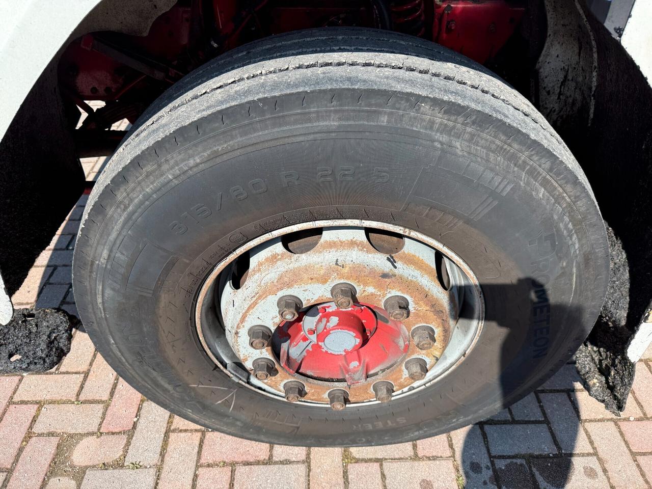 Scania P93.220 Cisterna bitume con asfaltatrice