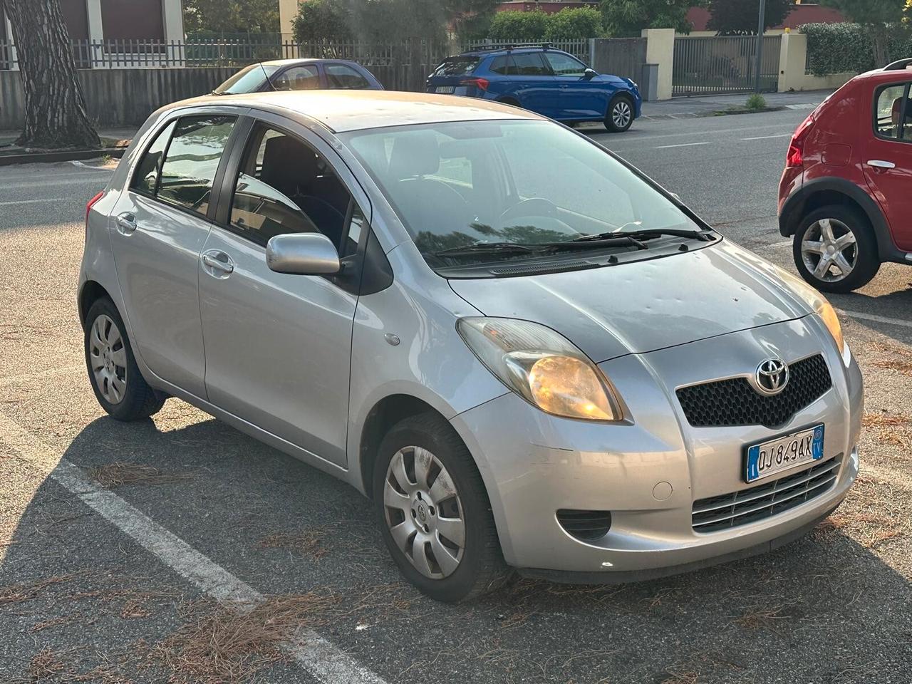 Toyota Yaris 1.0 5 porte - NEOPATENTATI