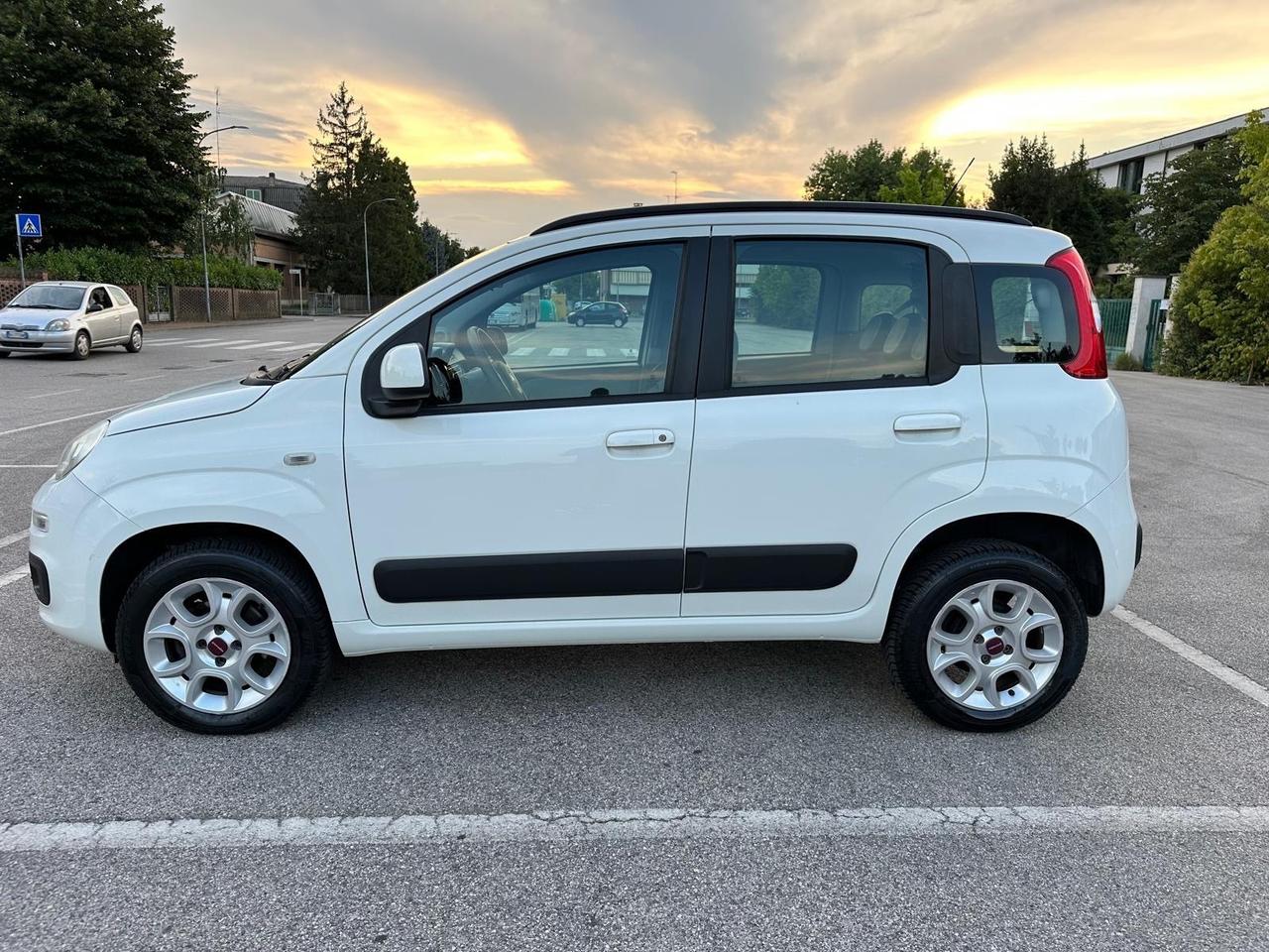 Fiat Panda 0.9 TwinAir Turbo Natural Power Lounge neo pat