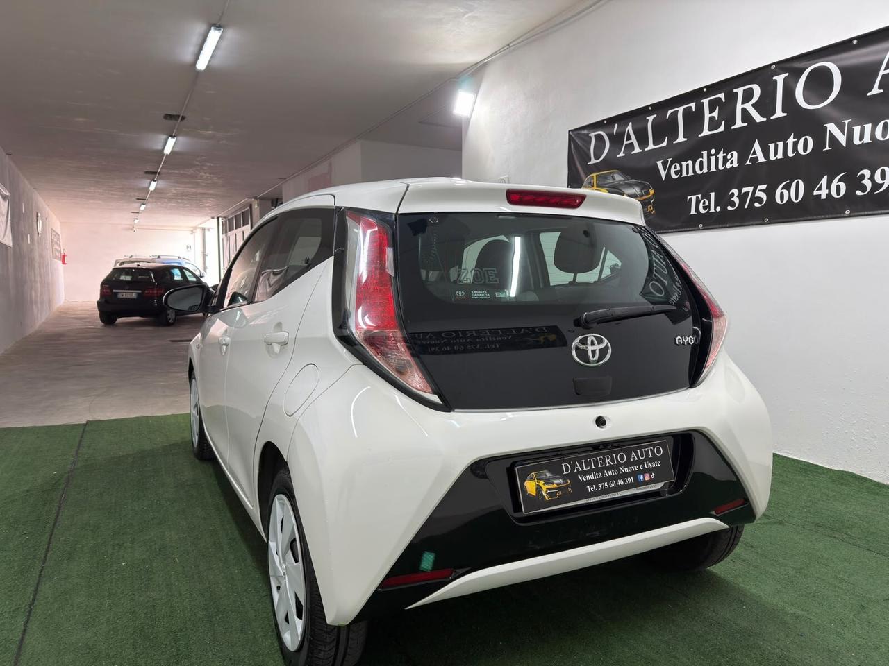 Toyota Aygo 1.0 VVT-i 69 CV 5 porte x-clusiv