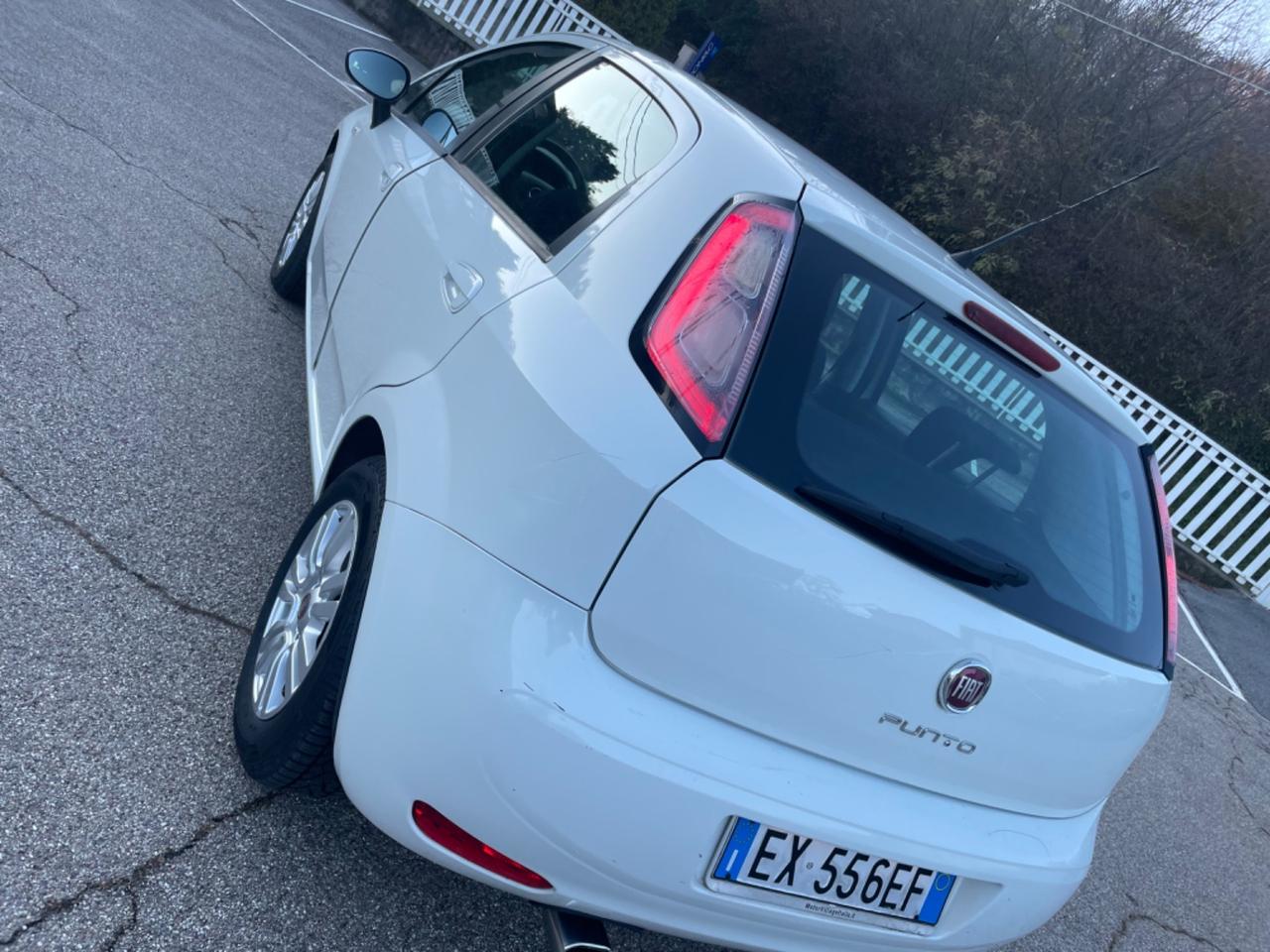 Fiat Punto 1.3 MJT IVA bene per neopatentati