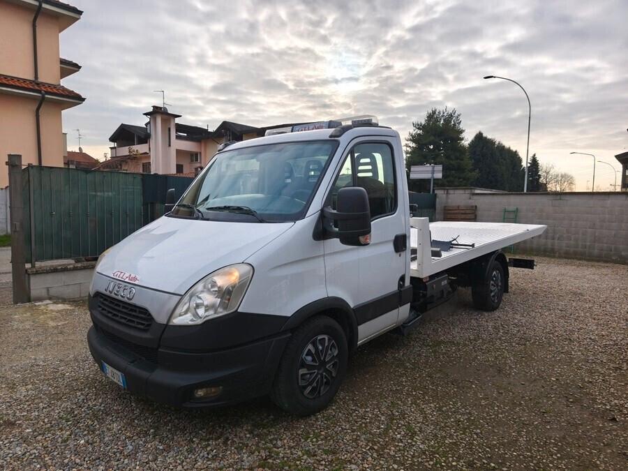 Iveco daily carro attrezzi patente b come nuovo