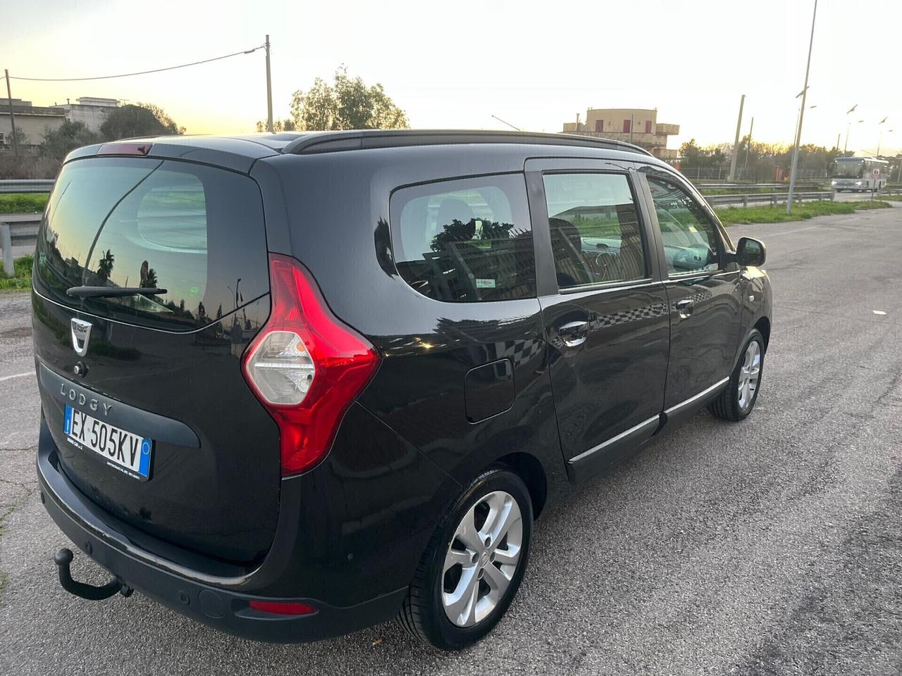 Dacia Lodgy 1.5 dCi Lauréate Gancio traino Unipro 2014