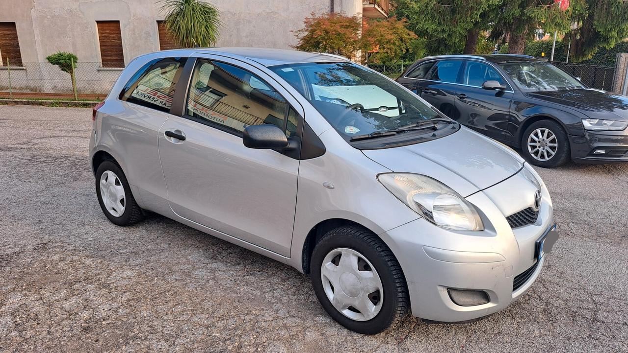 Toyota Yaris 1.3 3 porte OK NEO PATENTATI