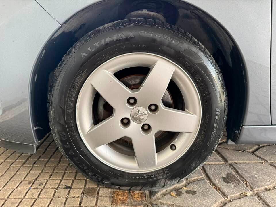 Peugeot 207 1.4 HDi 70CV 5p. X Line