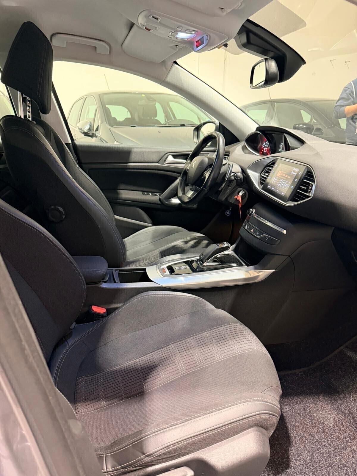 Peugeot 308 BlueHDi 130 S&S Allure