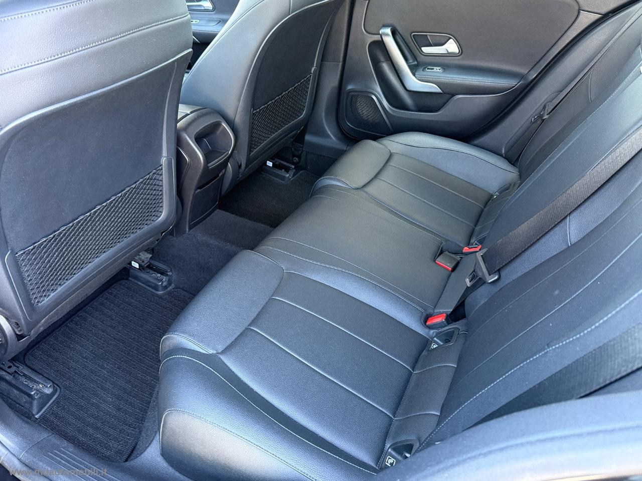 MERCEDES-BENZ A 180 d Automatic Sport CAMERA NAVI