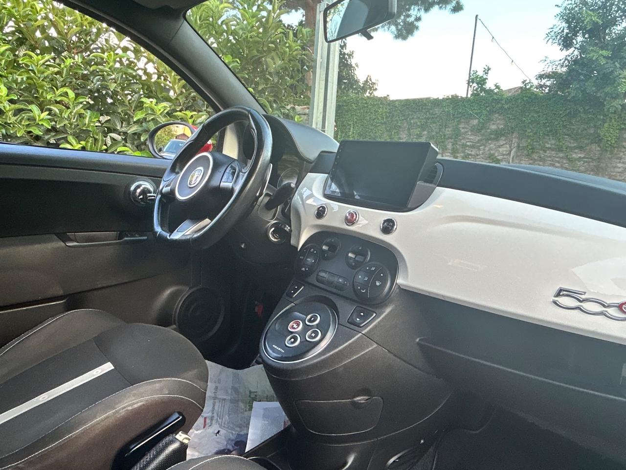 Abarth 500 C 1.4 Turbo T-Jet MTA Bicolore