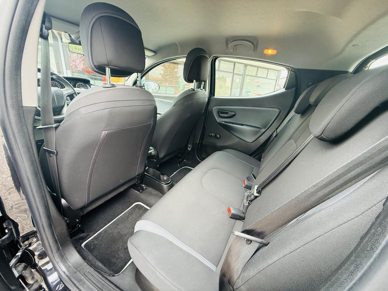 Lancia Ypsilon 1.2 69 CV 5 porte GPL Ecochic Gold