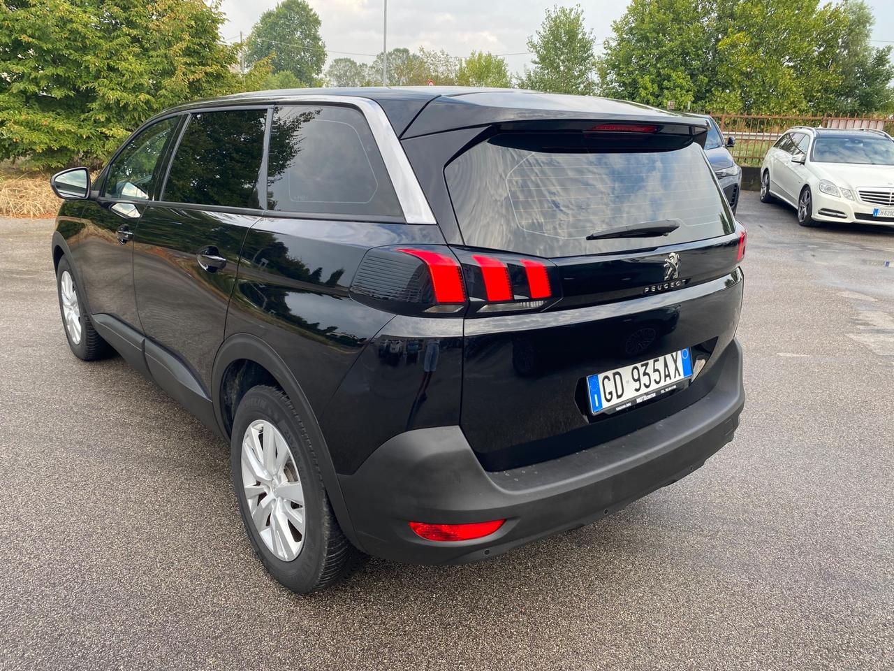 Peugeot 5008 1.5 130 CV EAT8 7 Posti Garantita