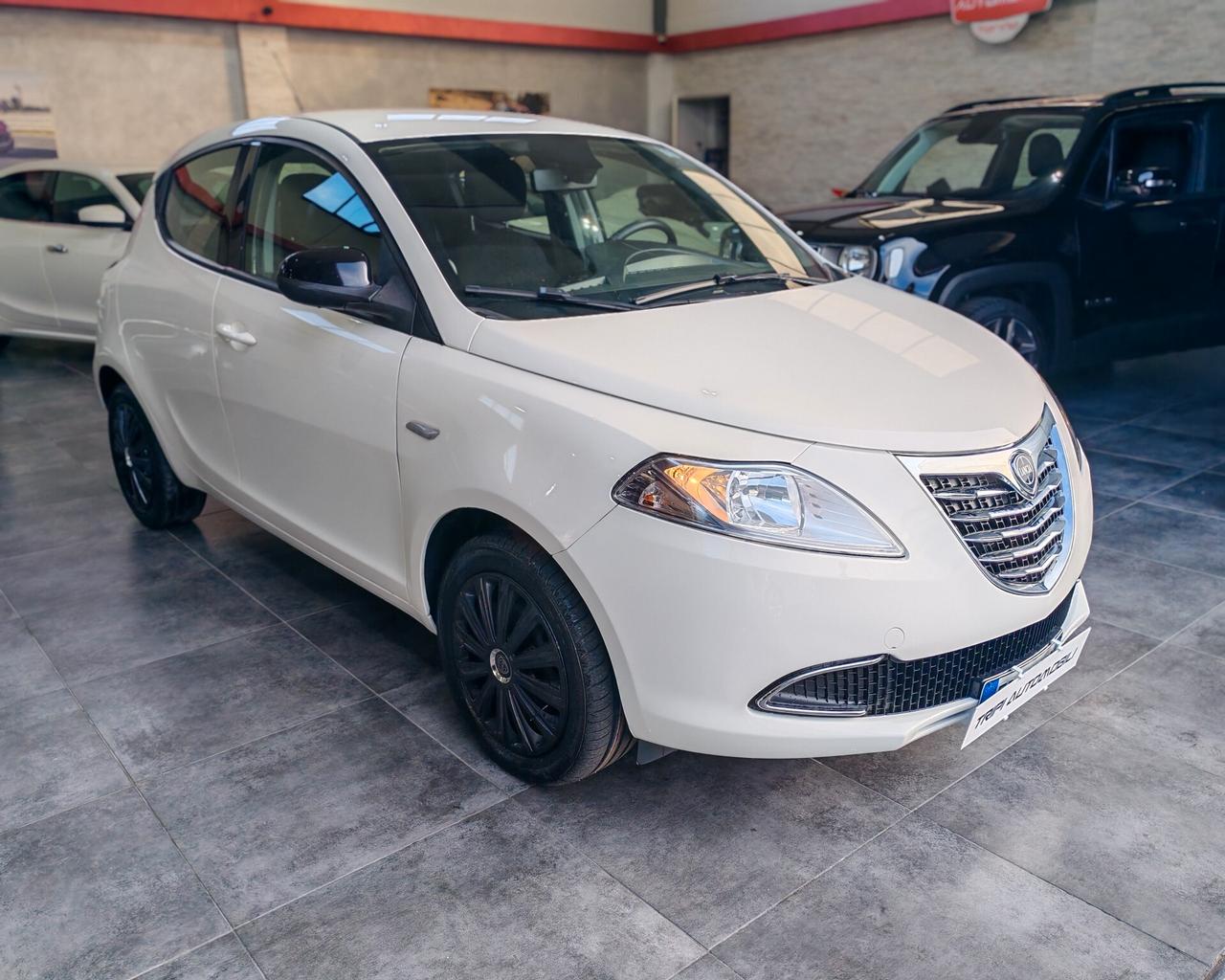 Lancia Ypsilon 1.2 69 cv Silver