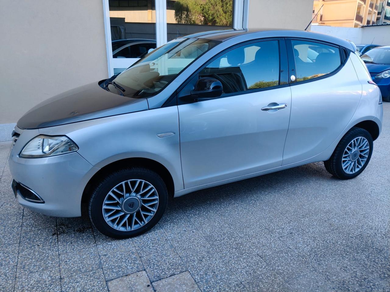 Lancia Ypsilon Benz/Metano