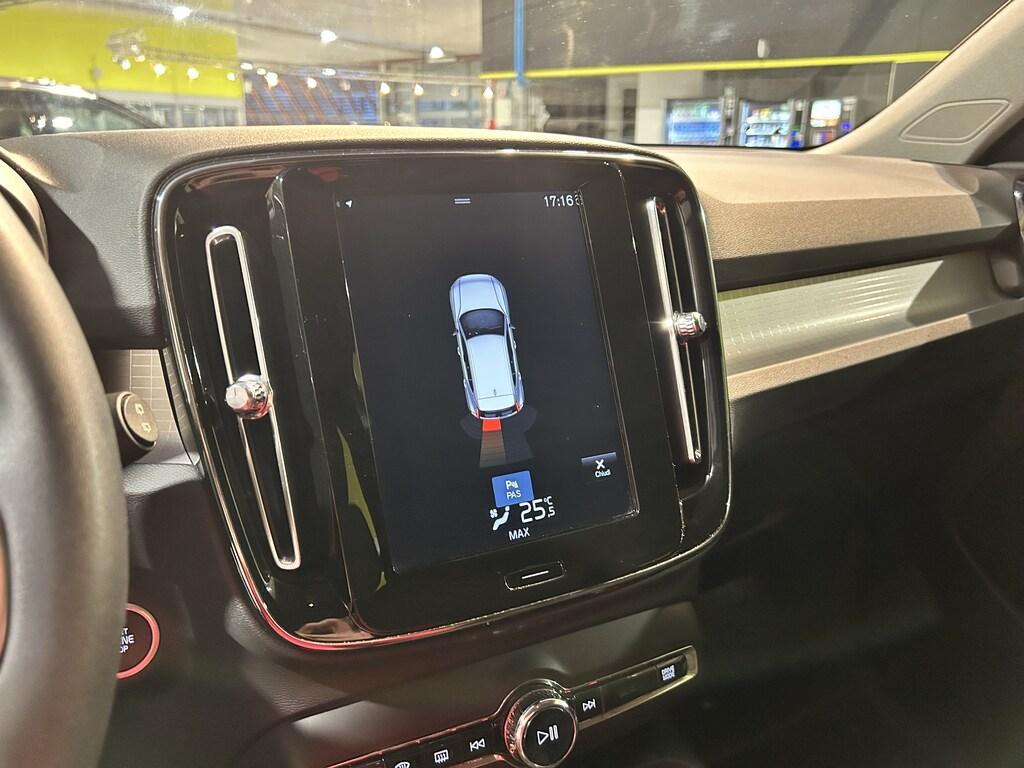 Volvo XC40 2.0 D4 Business Plus AWD Geartronic