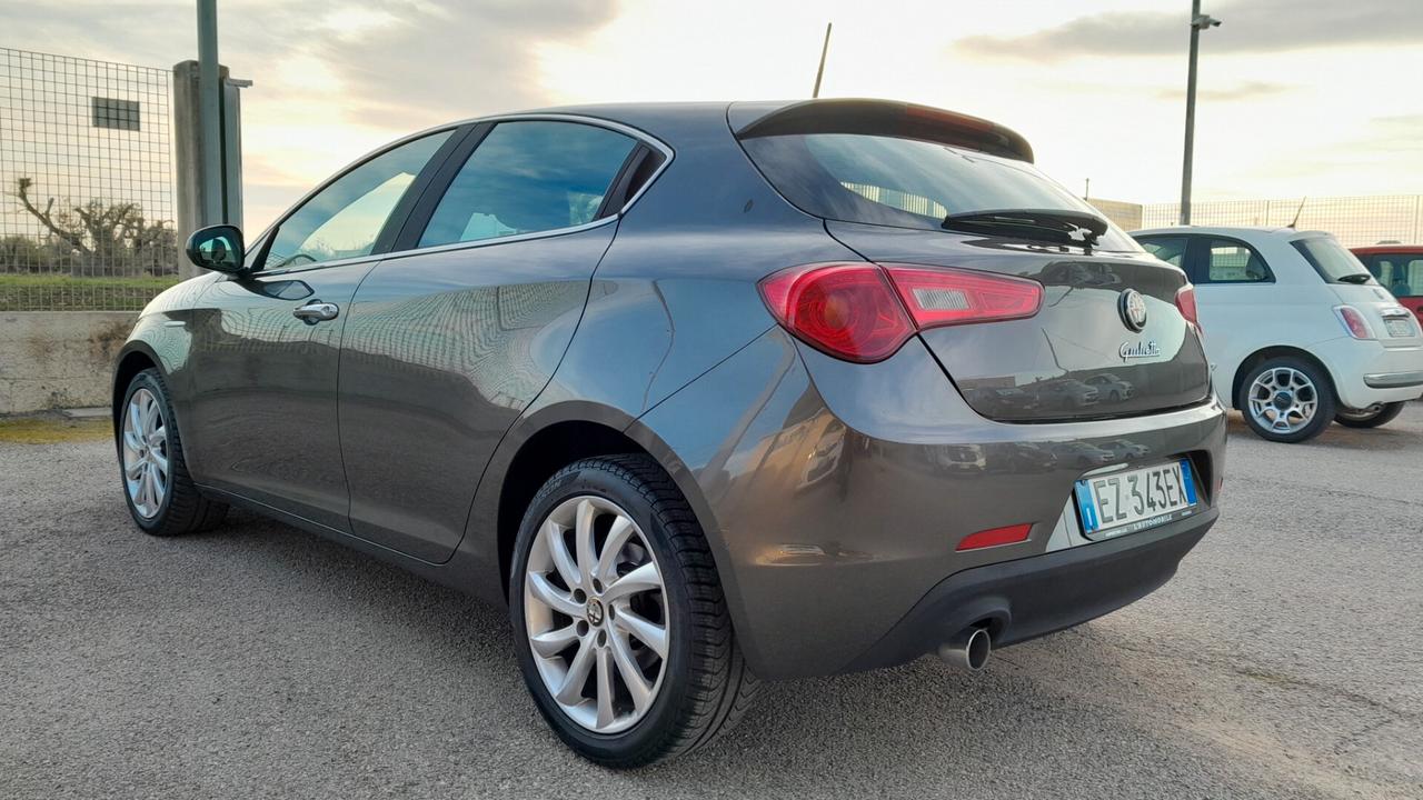 Alfa Romeo Giulietta 1.6 JTDm-2 105 CV Distinctive