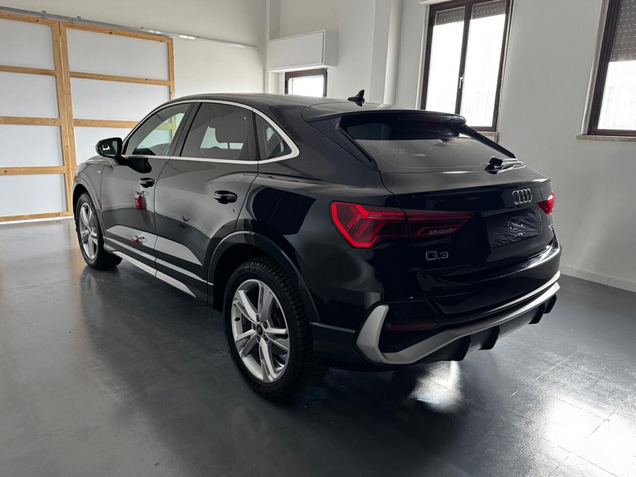 Audi Q3 Sportback 2.0 TDi 150CV S Line - 2023