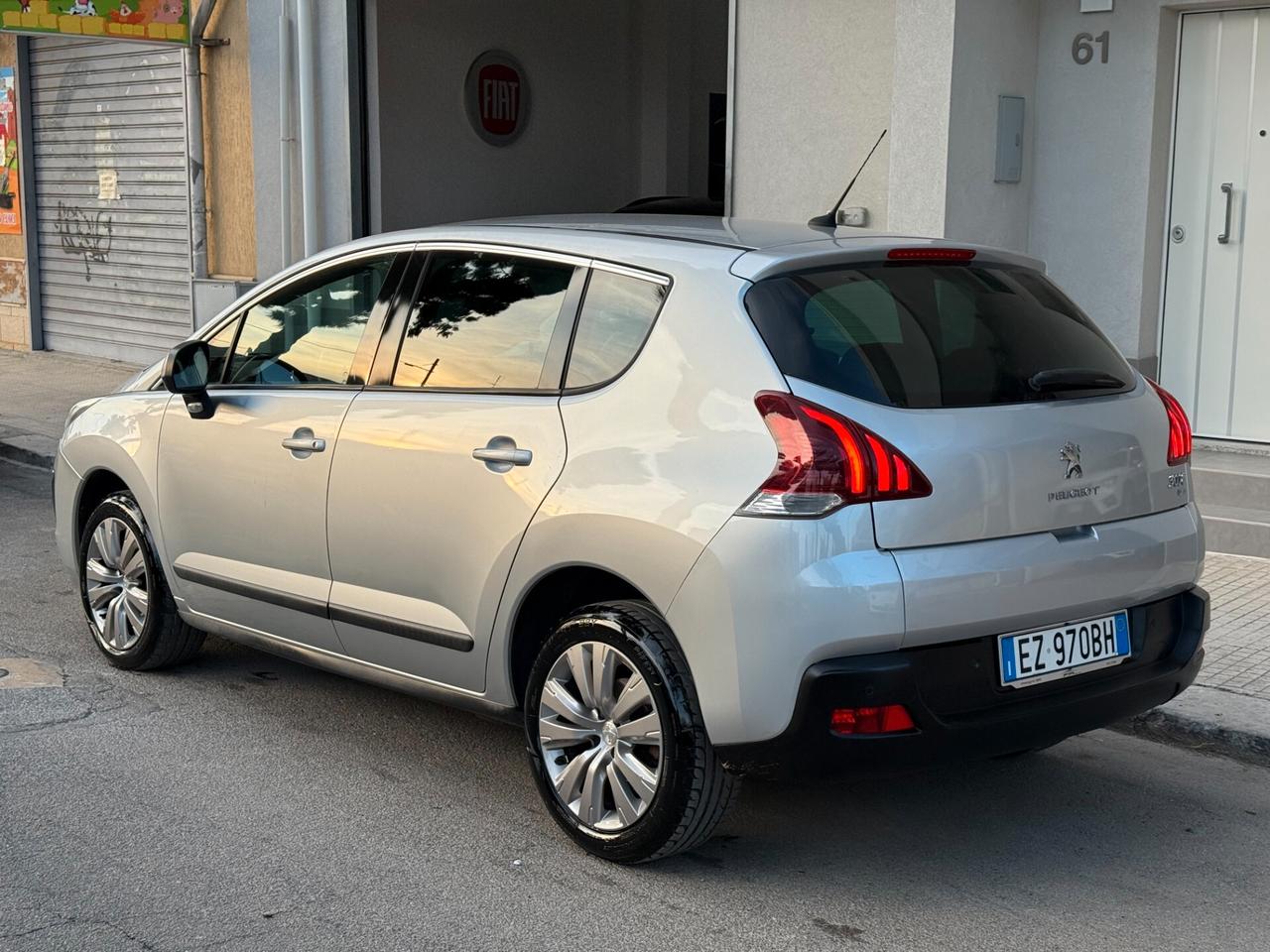 Peugeot 3008 1.6 eHDi AUTOMATIC NAVI LED - 2015