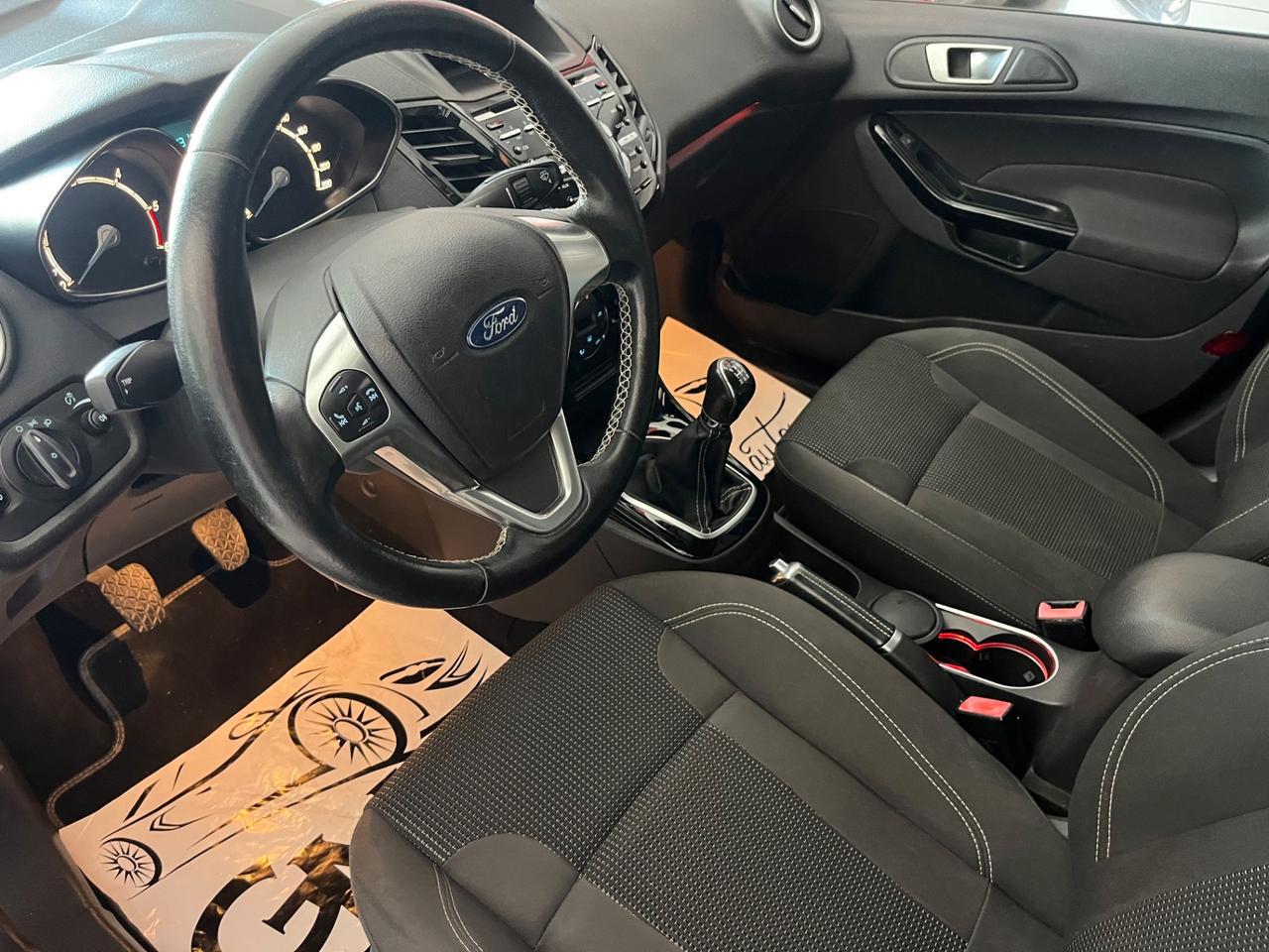 Ford Fiesta 1.5 TDCi 75CV 5 porte Titanium