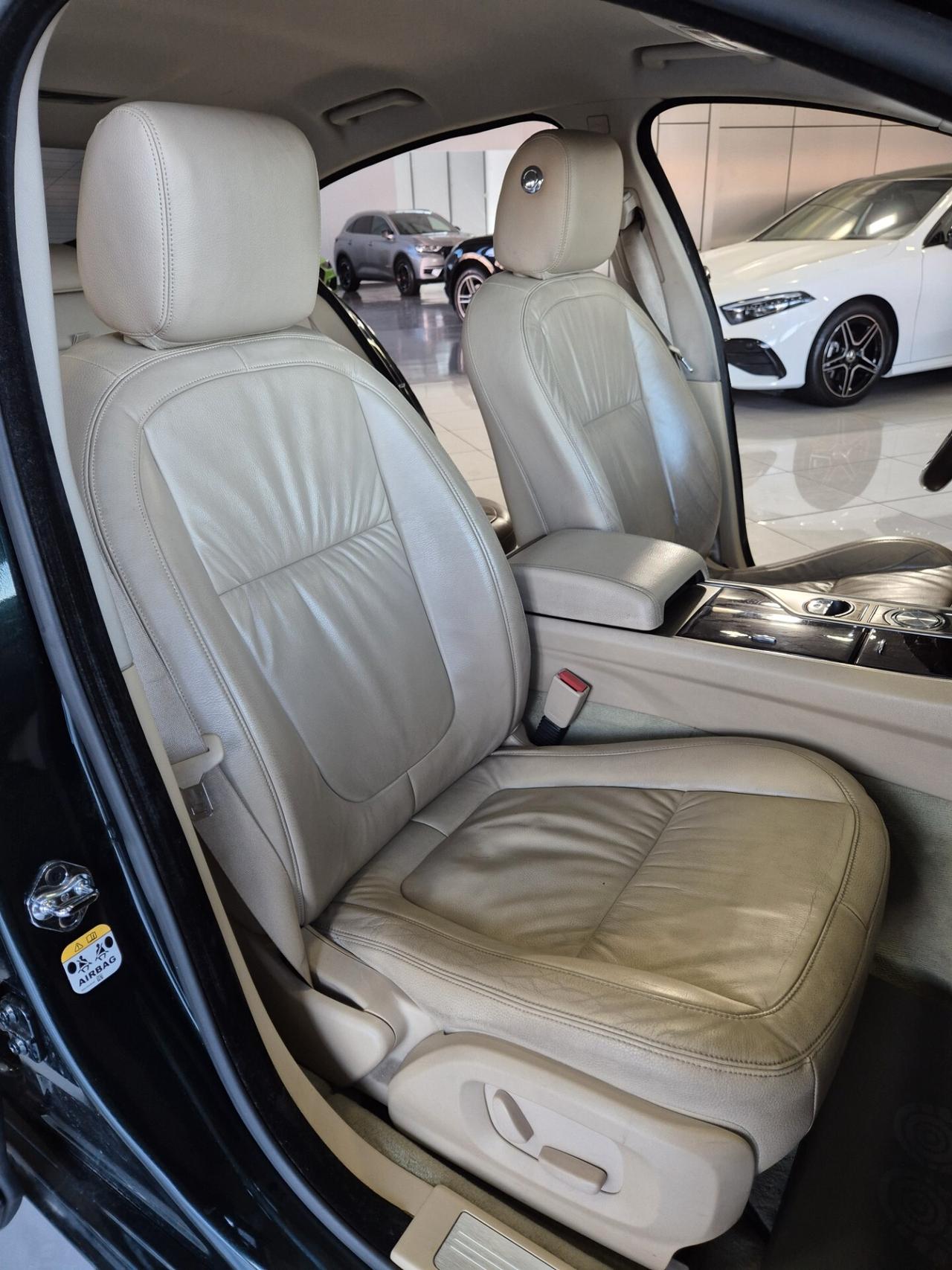 Jaguar XF 3.0d 241cv V6 Pelle Navi Finanziabile