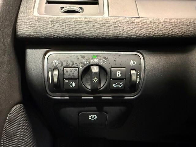 Volvo XC 60 XC60 2.4 d5 R-design Kinetic awd 220cv geartronic