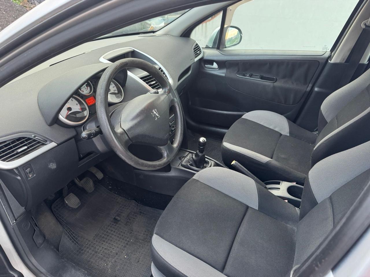 Peugeot 207 1.4 8V 75CV 5p. X Line