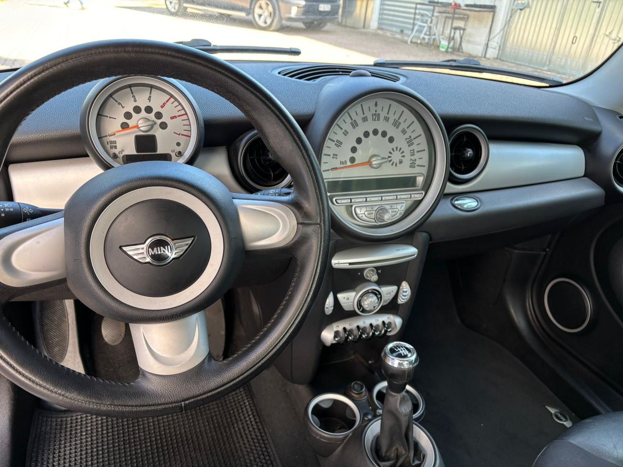 Mini Cooper 1.6 D BELLISSIMA INTROVABILE GIALLA IDONEA PER NEOPATENTATI. PERMUTABILE