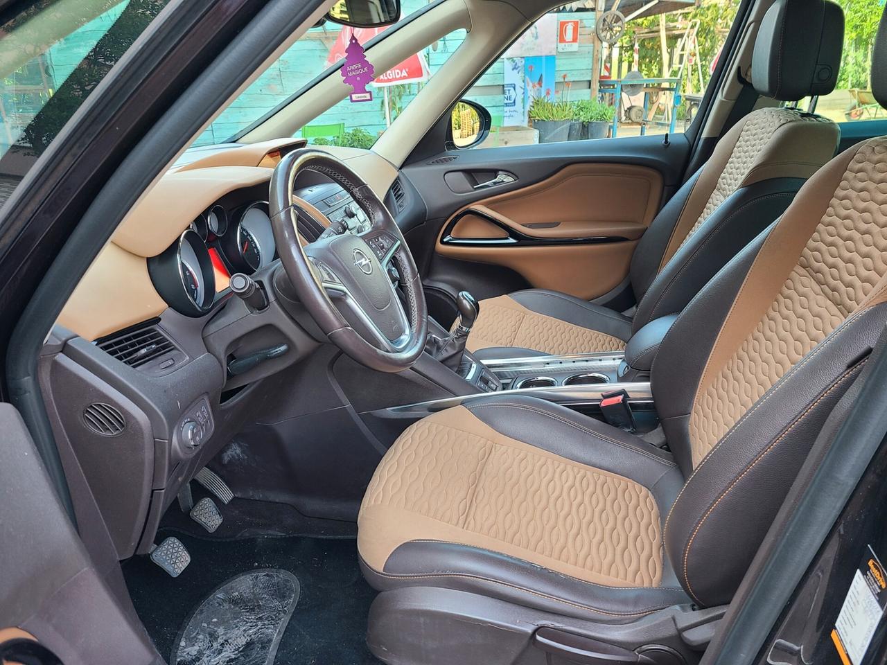 Opel Zafira diesel 2 .0 cilindrata 7 posti anno 2015 euro6