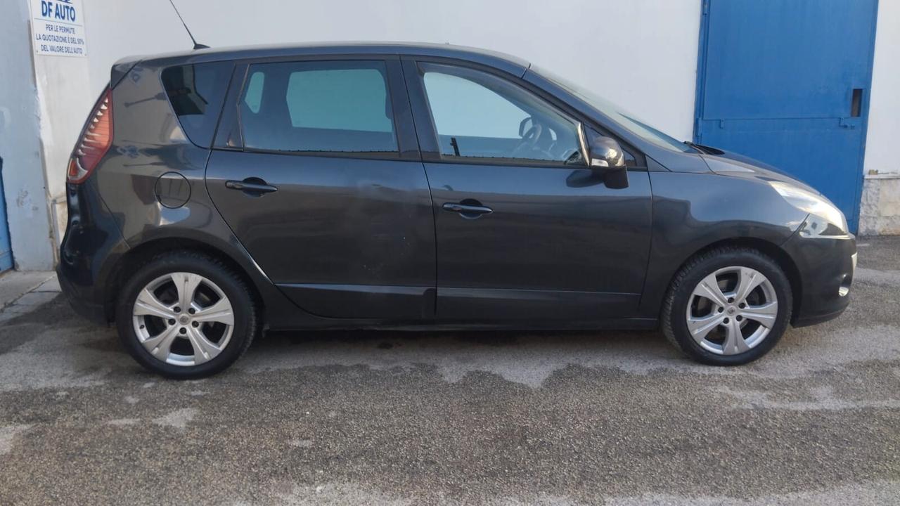 Renault Scenic Scénic X-Mod 1.9 dCi 130CV Luxe