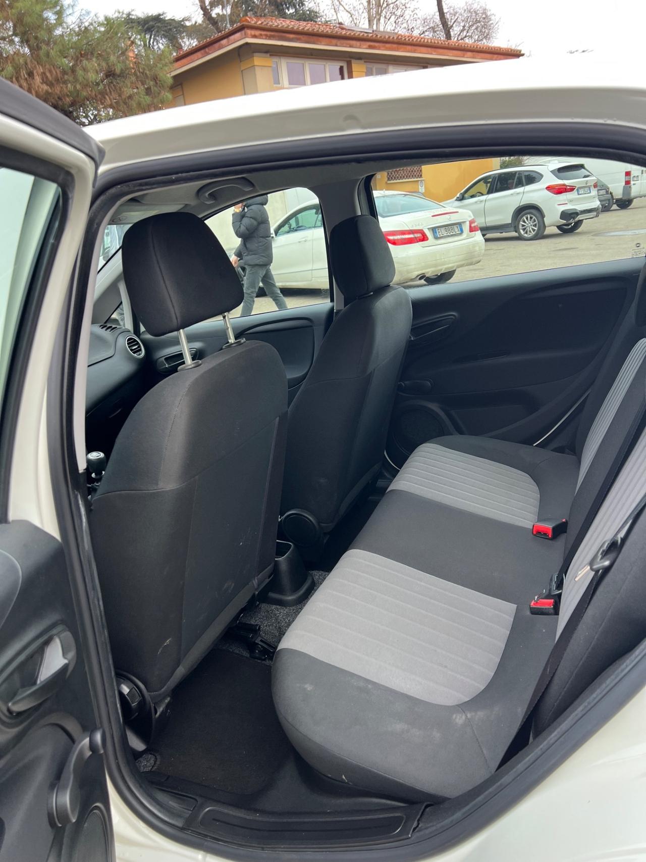 Fiat Punto 1.4 8V 5 porte Natural Power Street