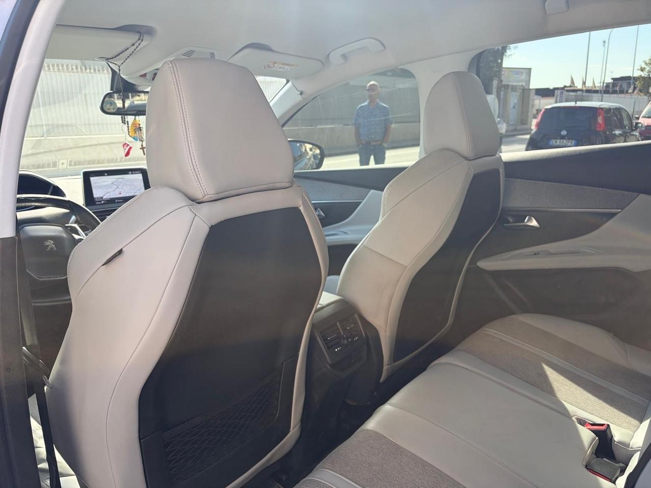 Peugeot 3008 BlueHDi 130 S&S EAT8 Allure