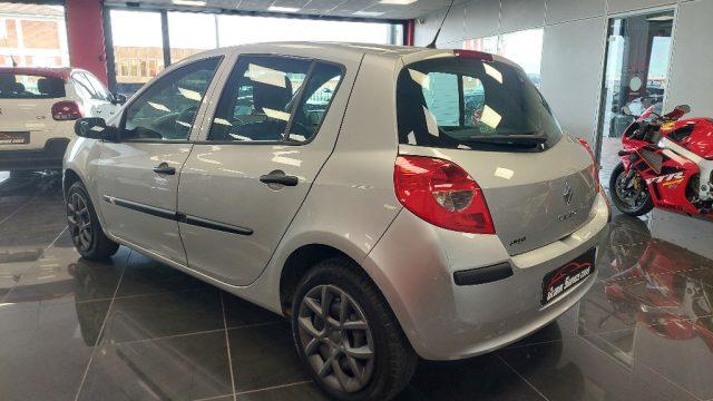 RENAULT Clio 1.2 16V 5 porte 4U Pack