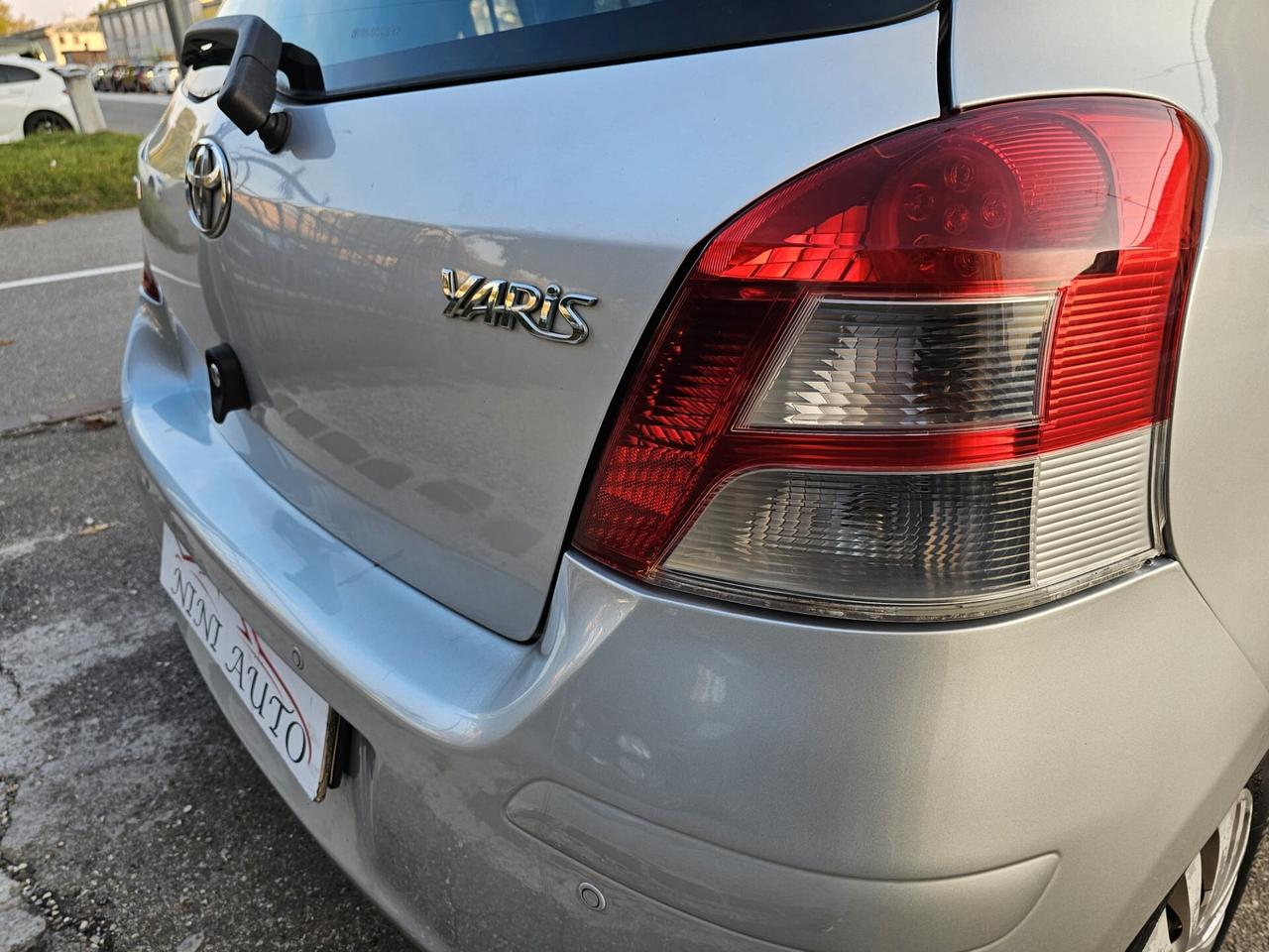 Toyota Yaris 1.0 69cv 5 Porte Sol*Pdc*Neopatentati*