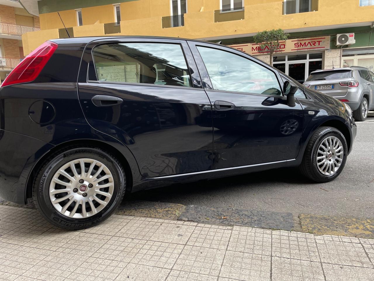 Fiat Punto 1.3 MJT II 95 CV 5 porte “PARI AL NUOVO “