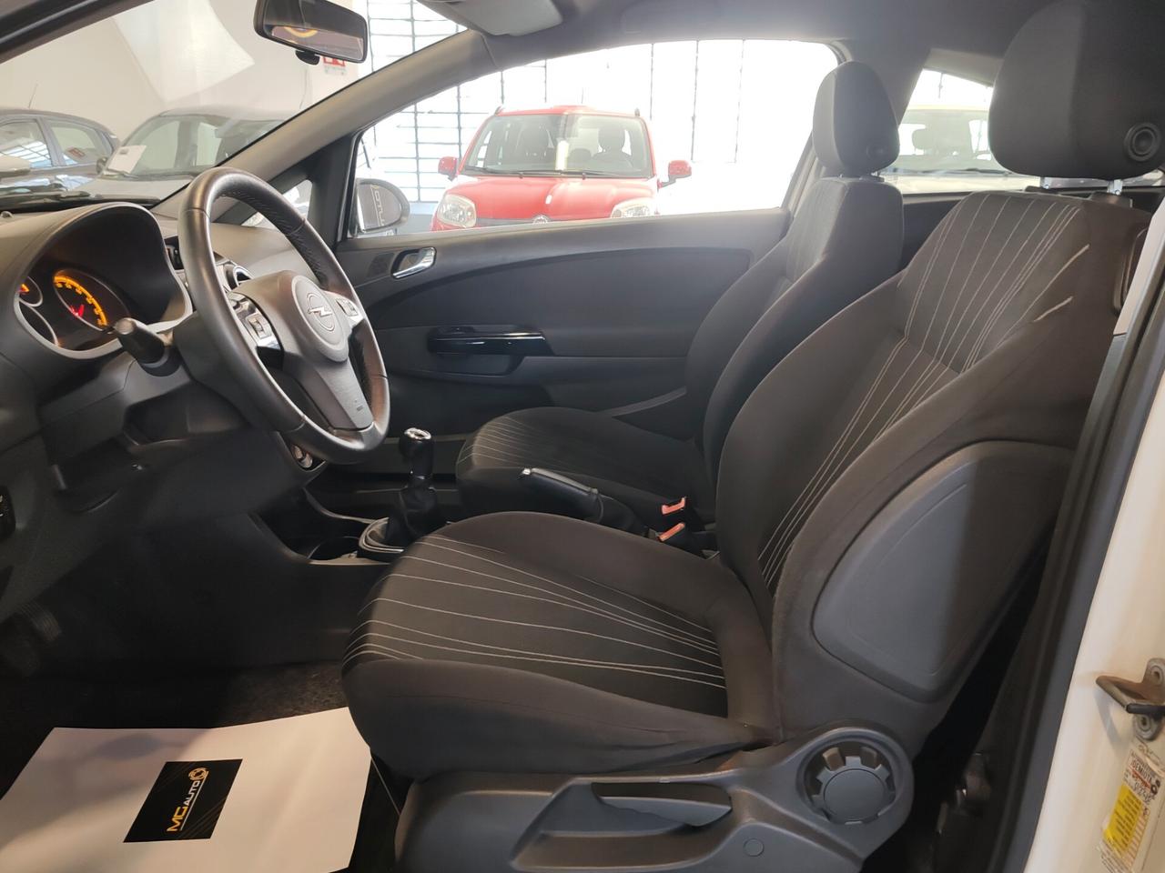 Opel Corsa 1.2 3 porte Club