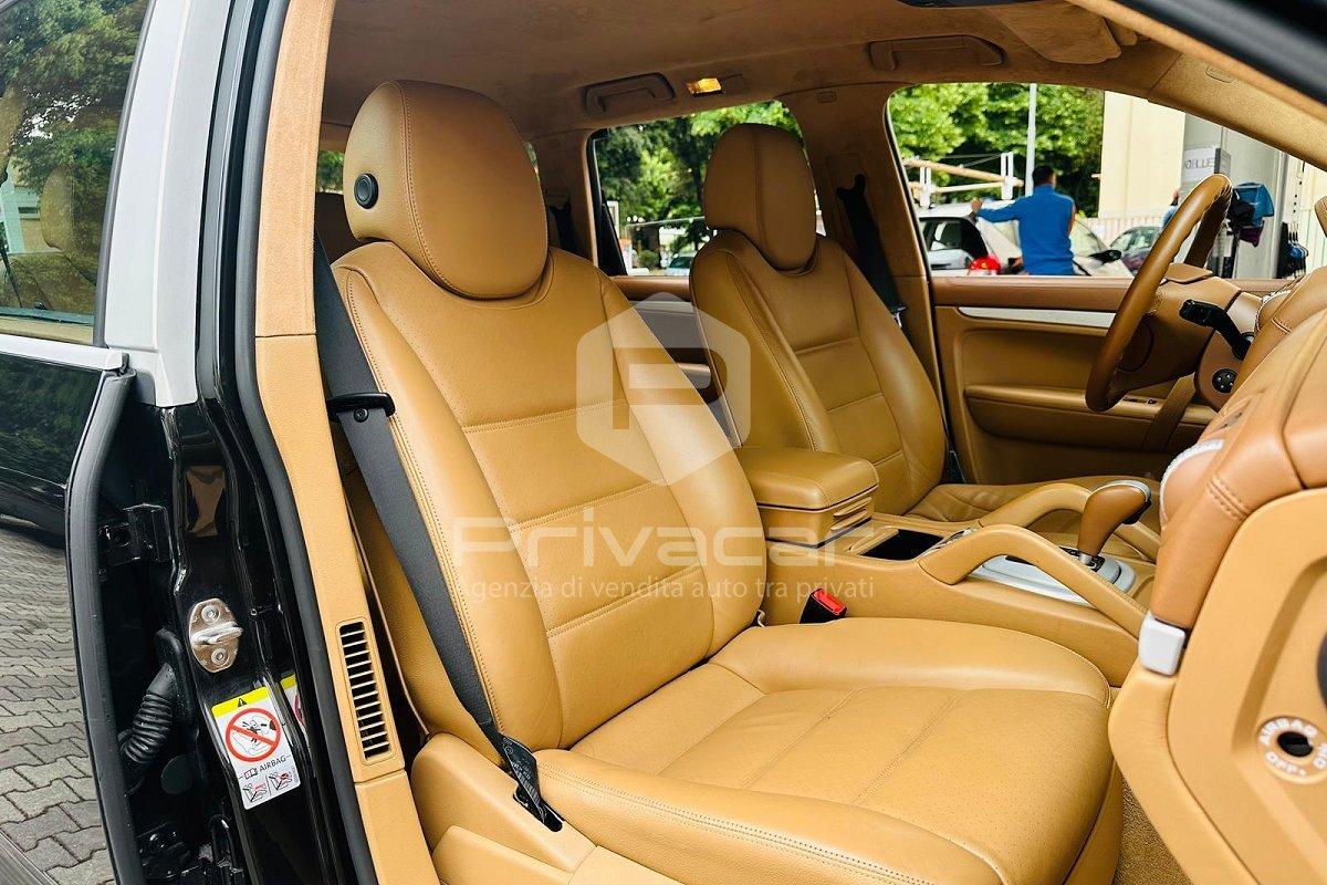 PORSCHE Cayenne 4.8 Turbo