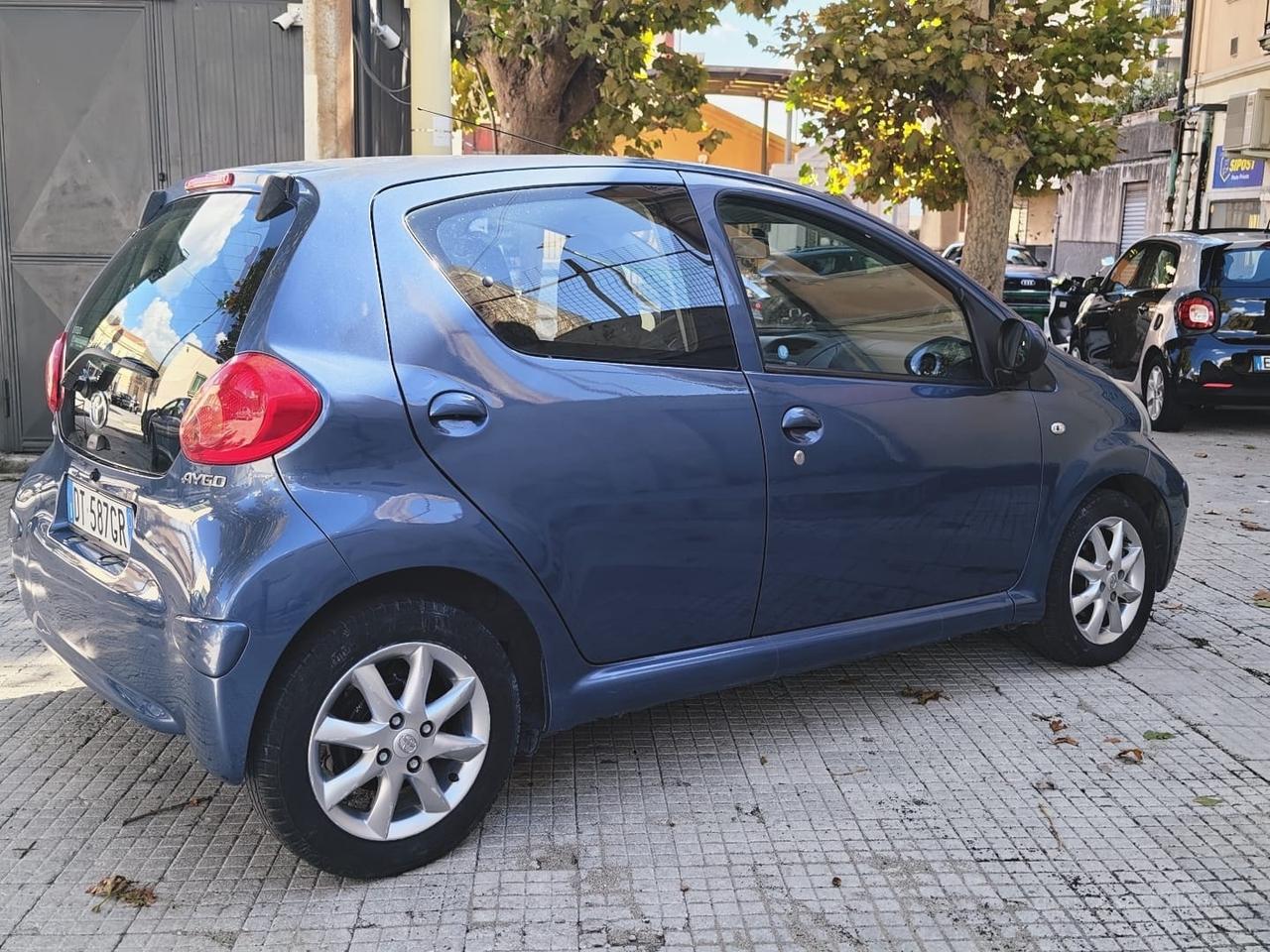 Toyota Aygo 1.0 12V VVT-i 5 porte Sound edizione