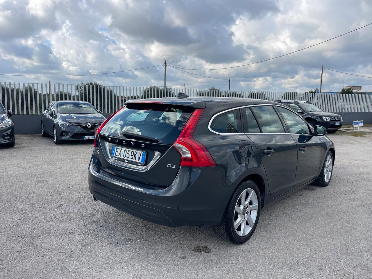 VOLVO V60 2.0 D3 136CV MANUALE FULL NEW MY15