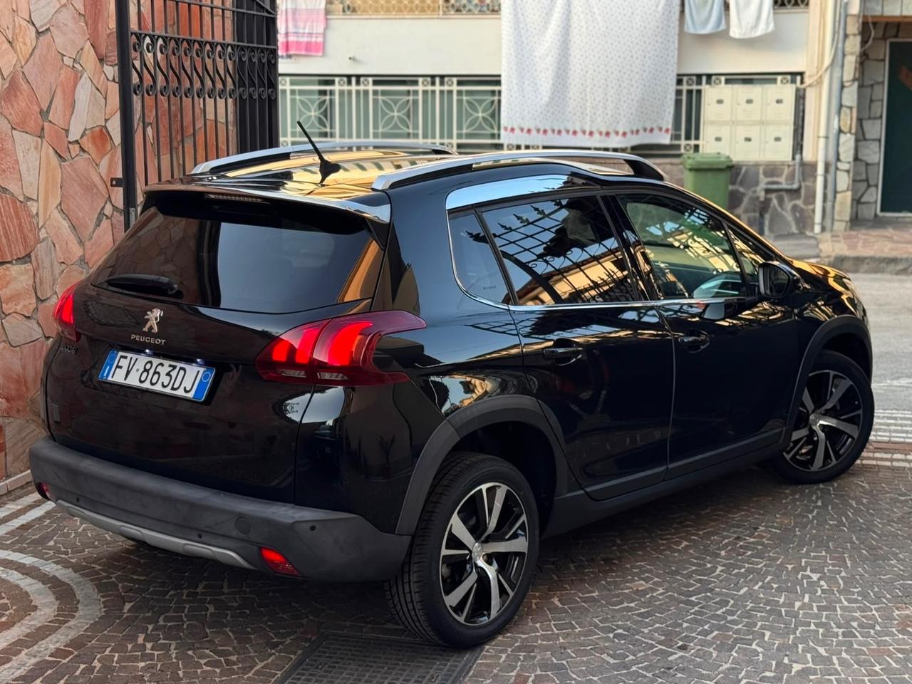 Peugeot 2008 BlueHDi 100 S&S Allure