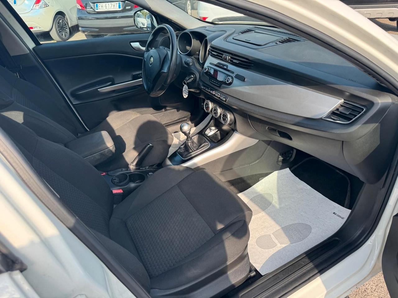 Alfa Romeo Giulietta 1.6 JTDM-2 105CV DISTINCTIVE 2012