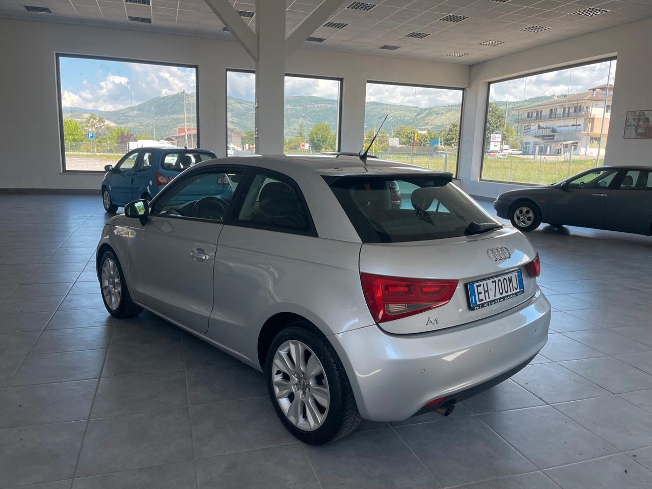 Audi A1 1.6 TDI 105 CV Ambition 3 porte adatto a NEOPATENTATI