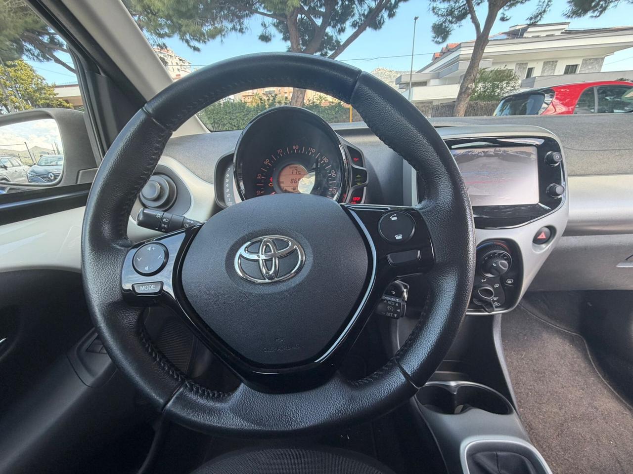 Toyota Aygo 1.0 VVT-i 69 CV 5 porte x-clusiv