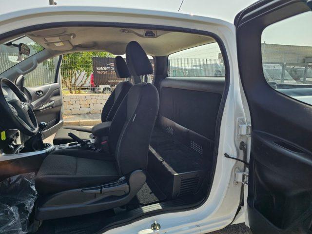 NISSAN Navara 2.3 dCi 4WD King Cab Visia CABINA ESTESA