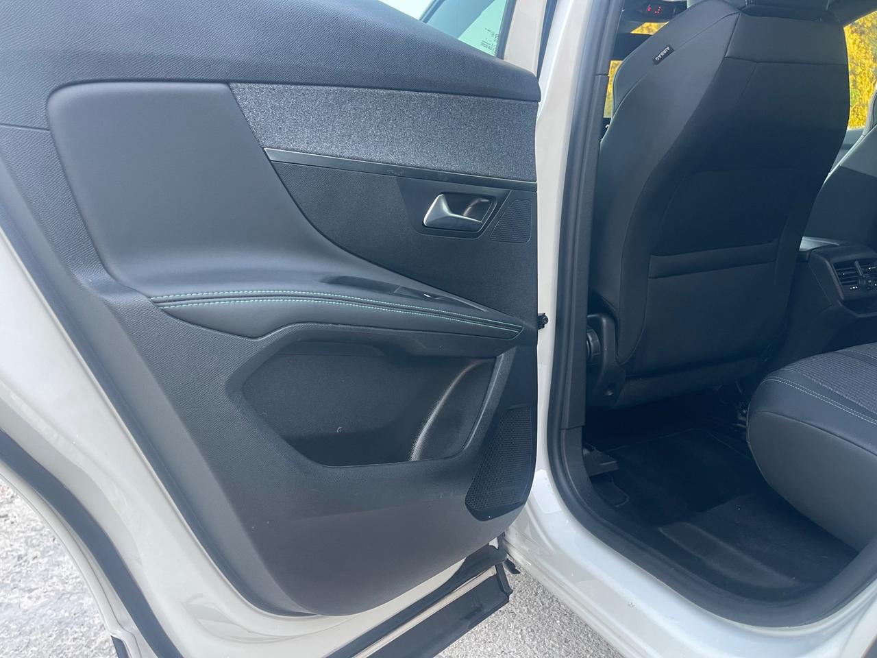 Peugeot 3008 Allure Pack 1.5 BlueHDI EAT8 130cv