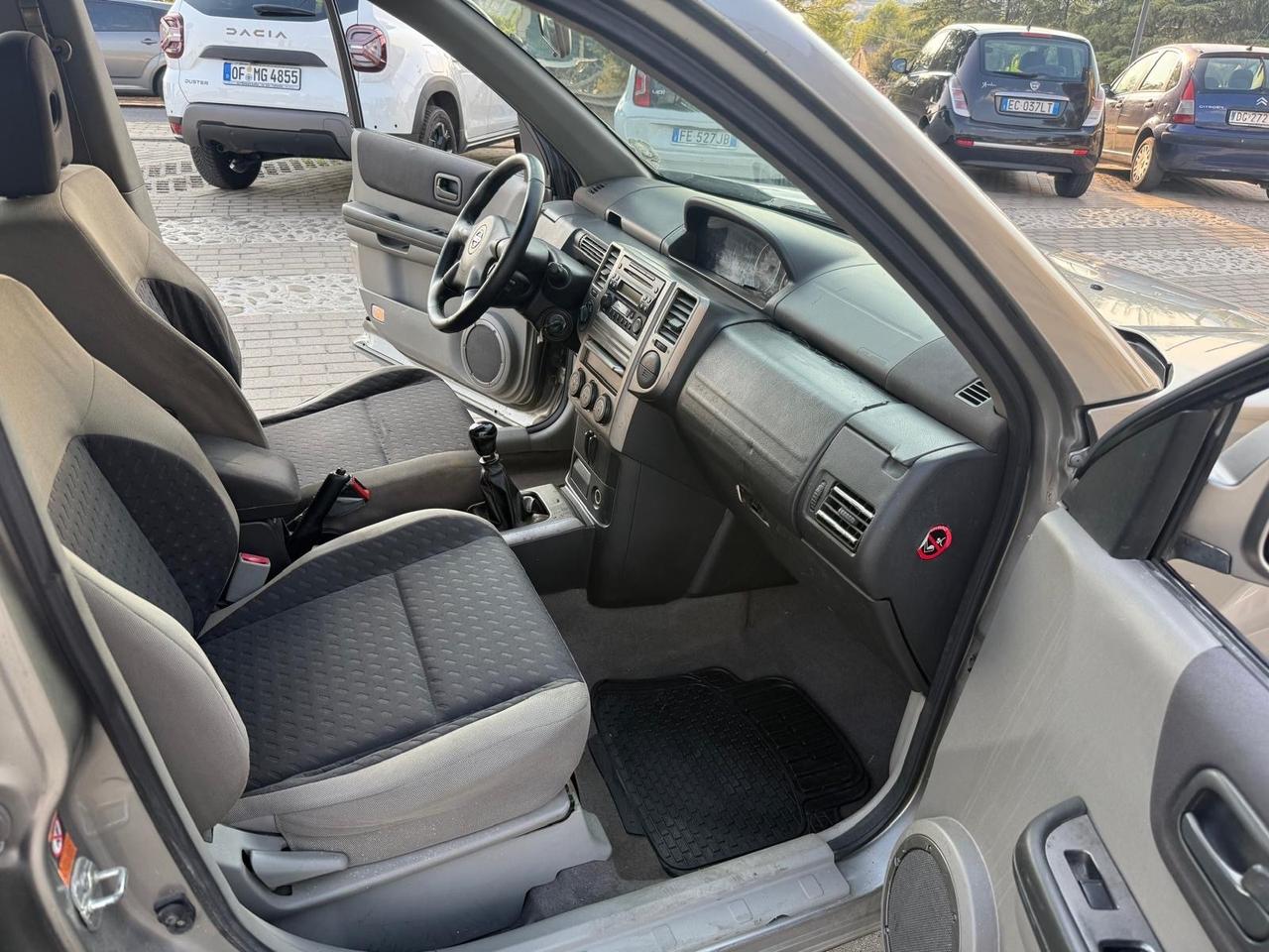 Nissan X-Trail 2.2 dCi Elegance