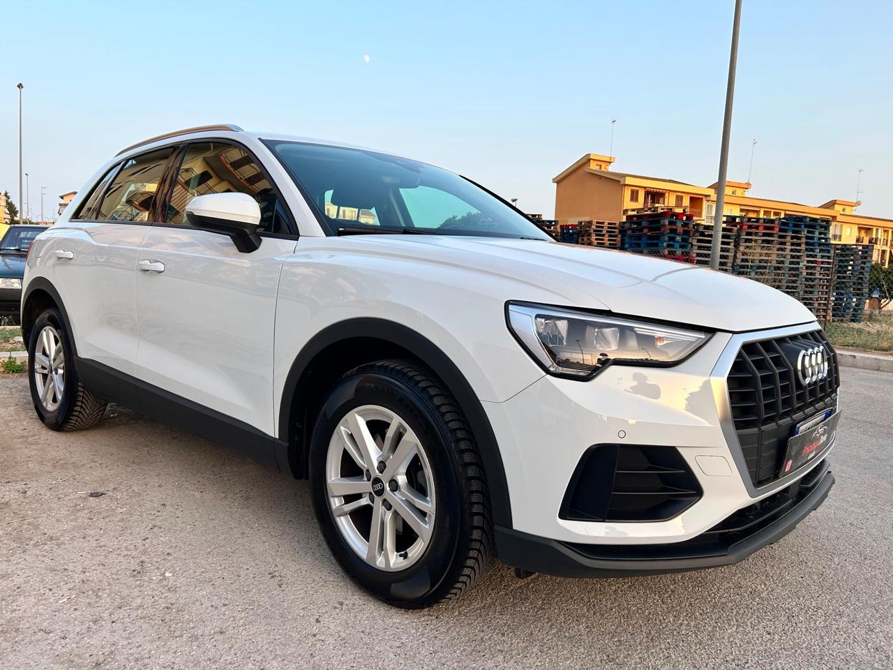 Audi Q3 35 TDI S tronic Business 2022