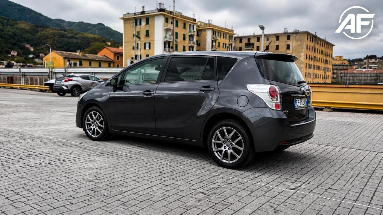 TOYOTA VERSO 2.0 DIESEL 7 POSTI – FAMIGLIA, SPAZIO E AFFIDABILITÀ